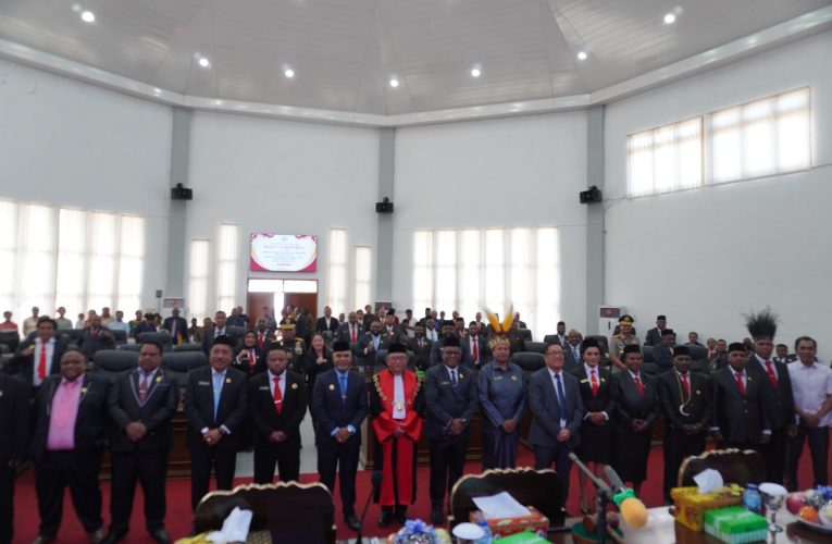 12 Anggota DPR Papua Tengah Jalur Otsus dan PAW Dilantik