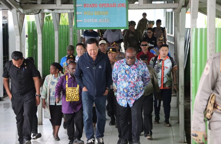 Blusukan ke Paniai, Gubernur Papua Tengah Fokus Pendidikan, Kesehatan, dan Keagamaan