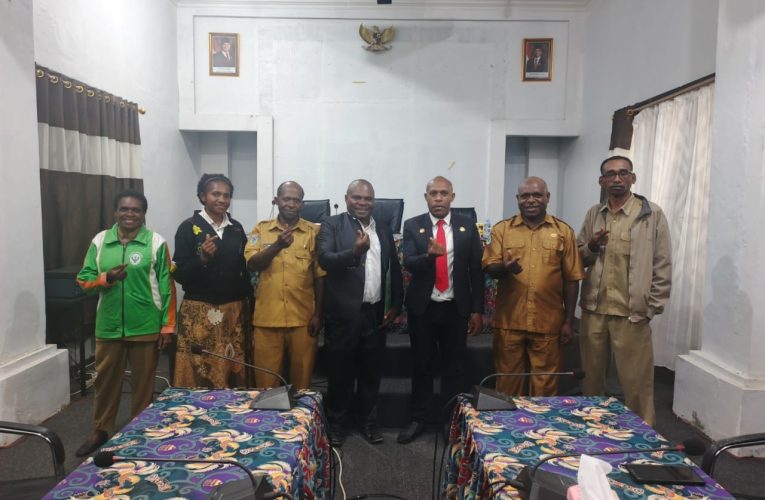 KPA Paniai dan DPMK Tandatangani MoU, Perkuat Upaya Pencegahan HIV/AIDS di Kabupaten Paniai