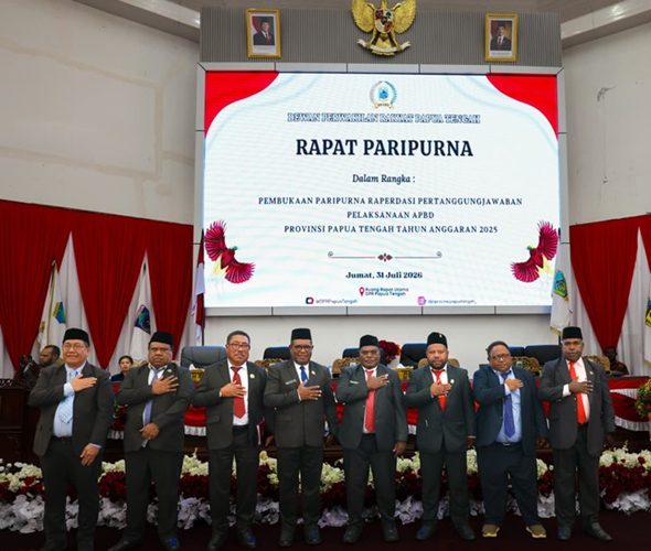 Gubernur Meki Nawipa Minta OPD Tingkatkan Kinerja Usai DPR Papua Tengah Setujui Raperda APBD 2025
